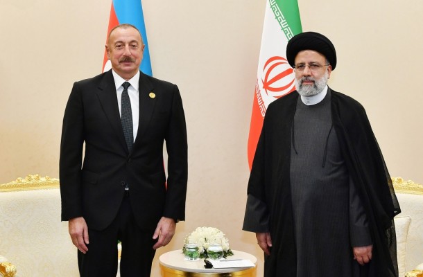 İlham Əliyev İran Prezidenti ilə görüşdü - YENİLƏNİB