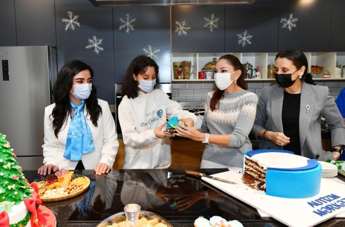 Mehriban Əliyeva qızları ilə açılışda - FOTOLAR