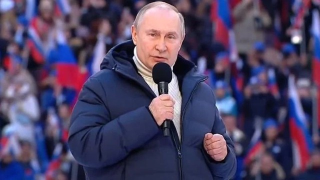 Putinin 22 minlik geyimi təndiq olundu - FOTO