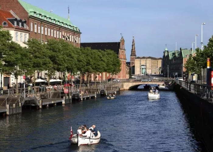 Danimarka 15 rus diplomatını ölkədən çıxarır