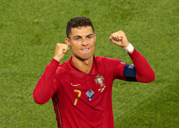 Ronaldo yeni rekorda imza atdı