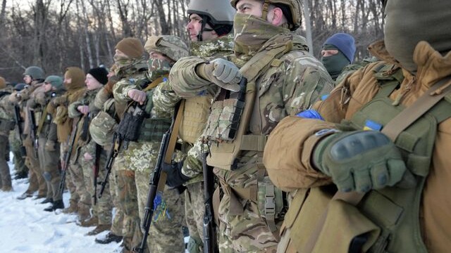 “Azov” Mariupolda əks-hücumlara başladı
