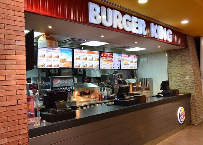 “Burger King”də yararsız məhsullar aşkarlandı 