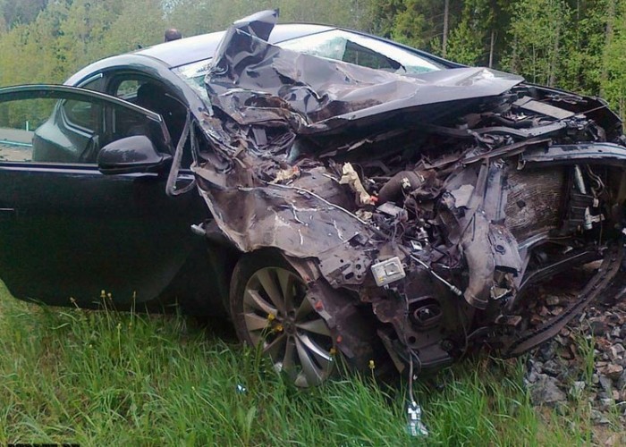 Füzulidə “Hyundai” yük maşınına çırpılıb, sürücü ölüb