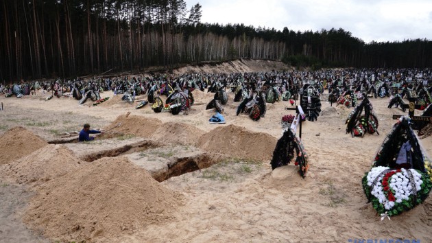 Kiyevdə 1200-dən çox insanın cəsədi tapıldı