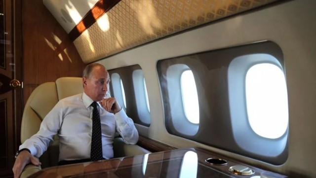 Putinin “qiyamət günü” təyyarəsi Moskva səmasında görüntüləndi - FOTO