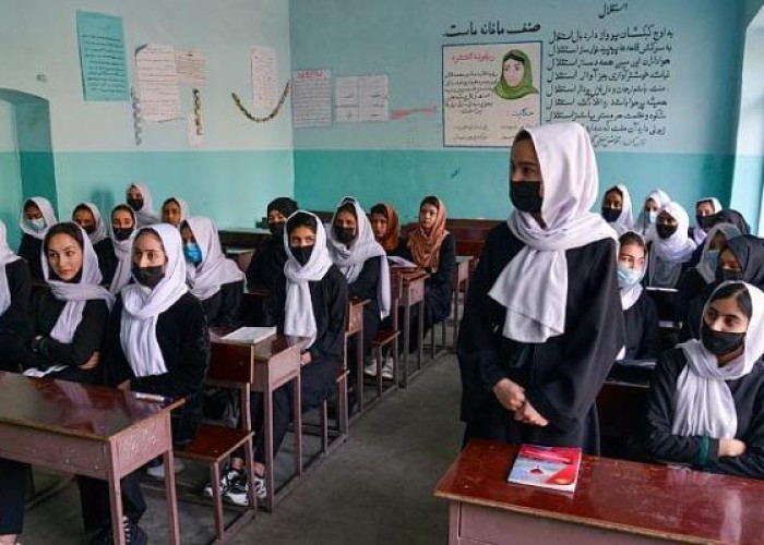 Taliban qızların tam təhsil almasına icazə verəcək 