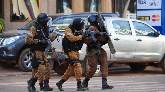 Burkina-Fasoda hərbi bazaya hücum:11 ÖLÜ