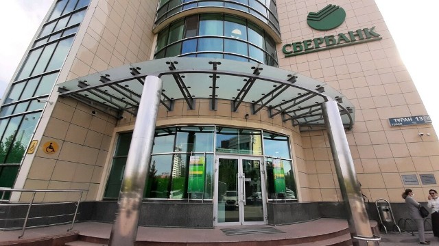 Qazaxıstanda Rusiya banklarının hesablarıdonduruldu