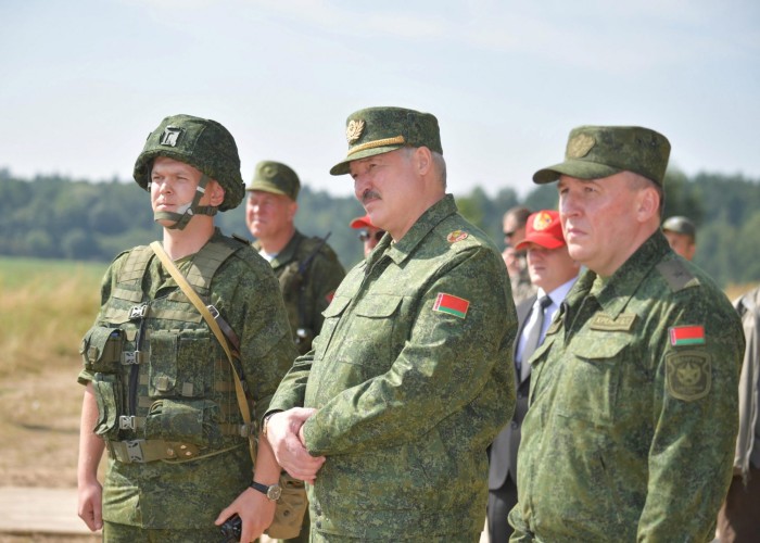 Belarus ordusunda yoxlamalar başladı 