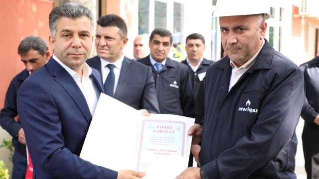 Ruslan Əliyev "Azəriqaz" əməkdaşlarını mükafatlandırdı- FOTO