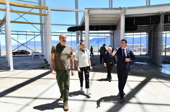 Dövlət başçısı Zəngilan Beynəlxalq Hava Limanının tikintisi ilə tanış olub - YENİLƏNİB (FOTO)