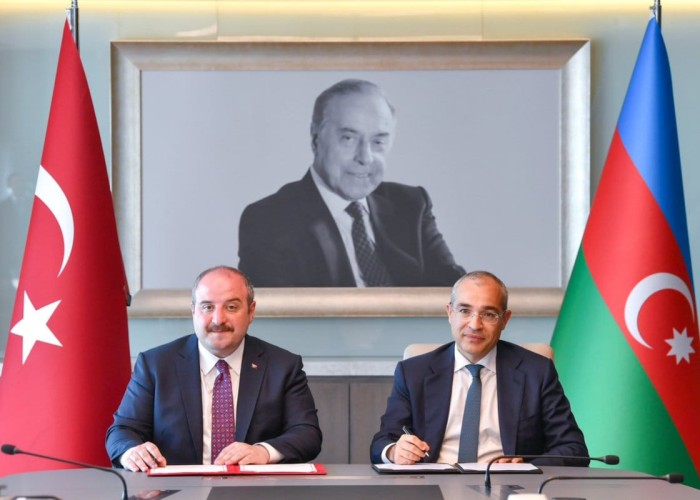 Azərbaycanla Türkiyə arasında iqtisadi əməkdaşlığa dair sənəd imzalandı -FOTO