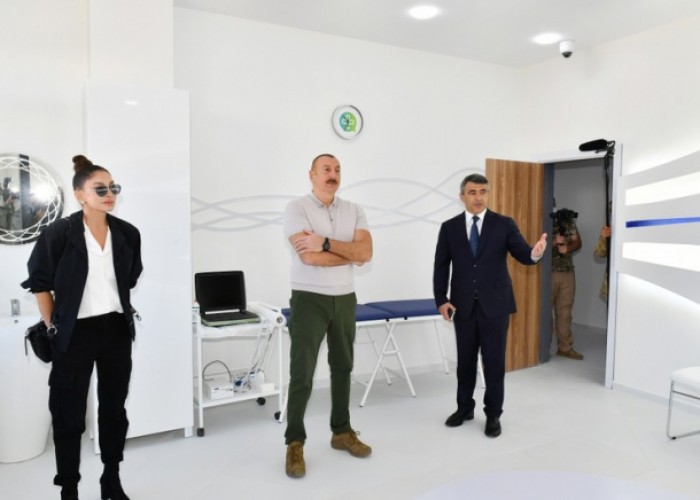 Prezident və birinci xanım Zəngilanda həkimlərlə videobağlantı ilə danışdılar