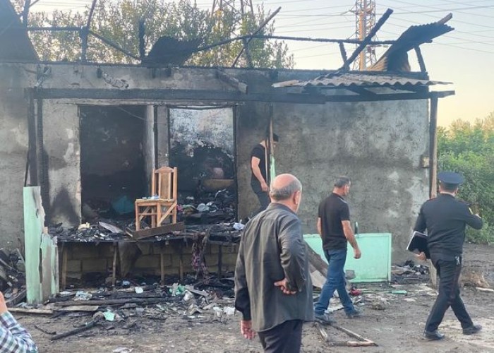 Övladına toy edən ailənin evi yandı -FOTO
