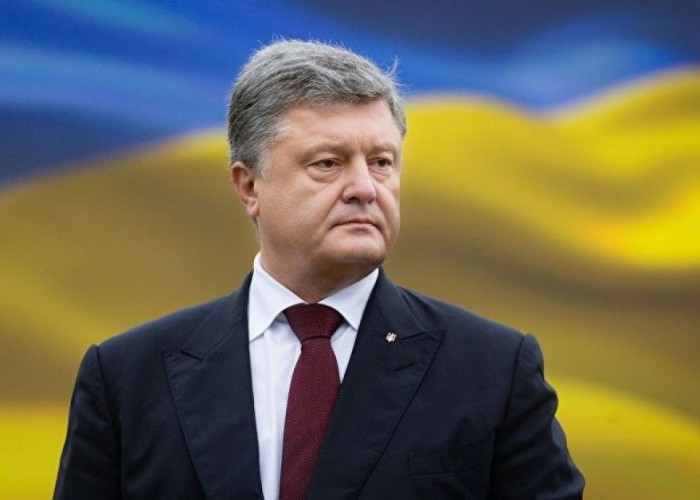 Ukraynanın sabiq prezidenti ölkədən çıxıb