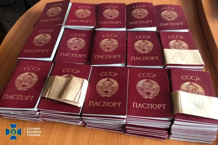 Rusiya ukraynalılara SSRİ pasportu verməyi planlaşdırır - FOTO