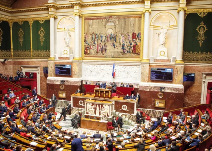 Fransada parlament seçkilərinin ikinci turu keçiriləcək