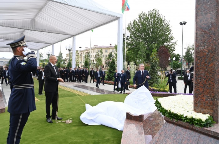 Prezidentlər Daşkənddə Heydər Əliyev Meydanının açılışını etdilər - FOTOLAR (YENİLƏNİB)