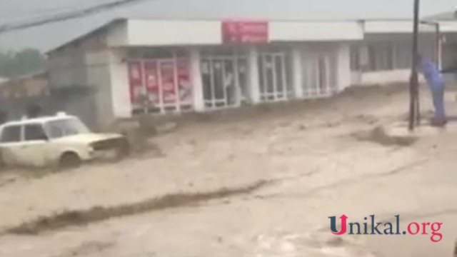 Goranboyda güclü sel fəsadlar törətdi - VİDEO