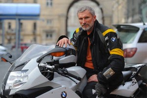 Rusiyalı deputat motosikletlə qəzaya DÜŞDÜ