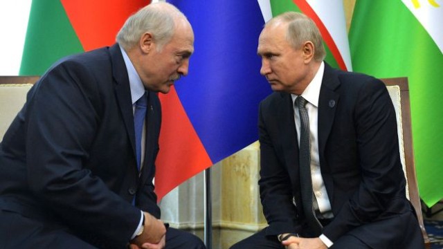 Lukaşenko Putinlə danışıqlarabaşlayıb