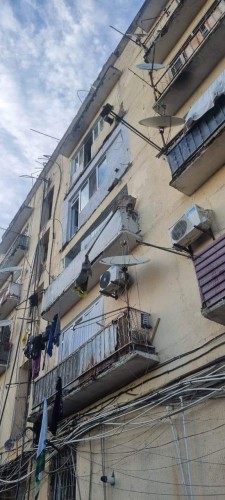 Marneulidə azərbaycanlıların yaşadığı ərazidə binanın eyvanı uçdu - Ölən var (FOTOLAR)