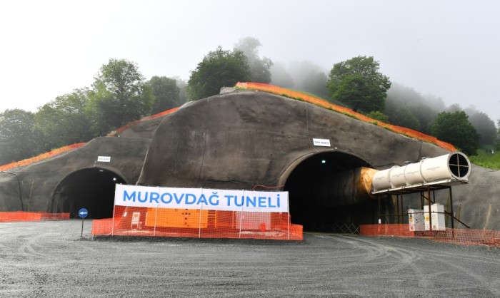 Prezident Göygöldə inşa edilən iki tunelin tikintisi ilə tanış oldu - YENİLƏNİB (FOTOLAR)