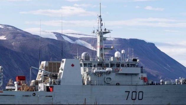 Kanada Baltik dənizinə iki hərbi gəmigöndərdi
