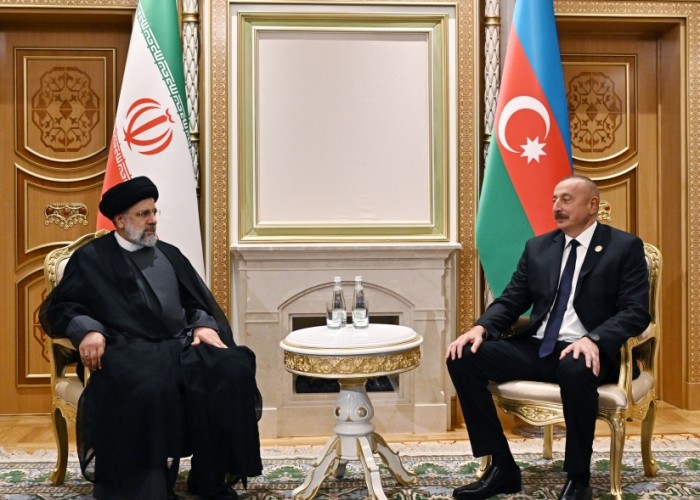 İlham Əliyev İran Prezidenti ilə görüşdü- FOTO