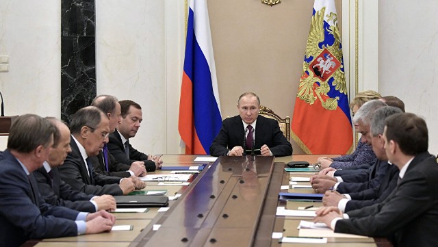 Putin Təhlükəsizlik Şurasının müşavirəsini keçirdi