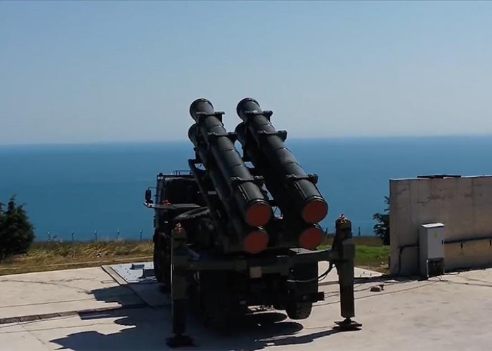 Türkiyə Qara dənizdə idarə olunan raket sistemini sınaqdan çıxarıb - VİDEO