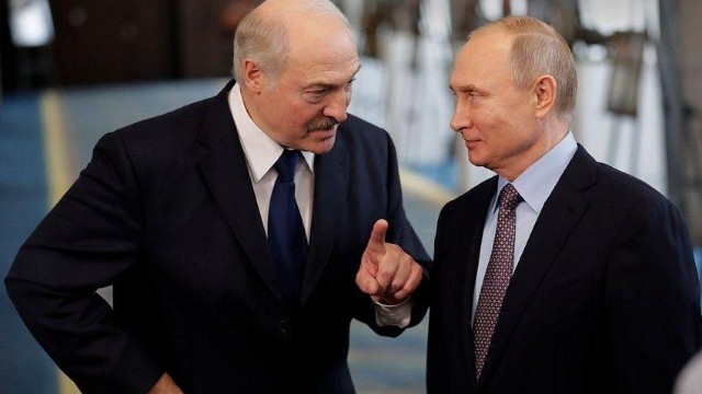 Putin Lukaşenko ilə danışdı