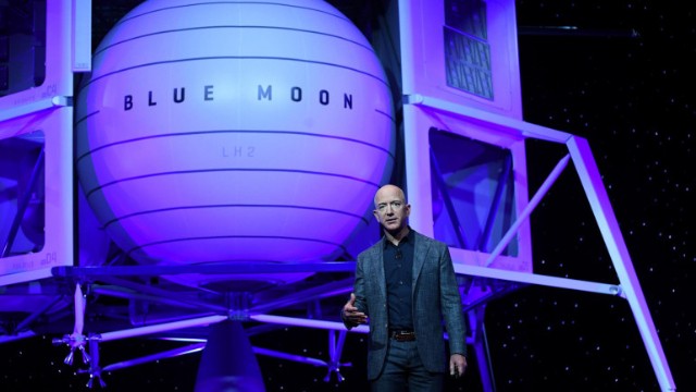 Bezos NASA-ya 2 milyard dollar təklif etdi 
