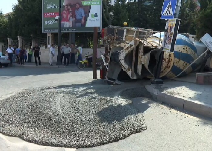 "20 Yanvar"da betonqarışdıran maşınAŞDI