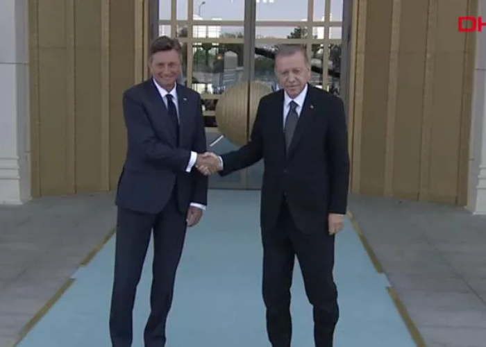 "Rusiya-Ukrayna münaqişəsi uzansa gərginlik Balkanlara çata bilər" -Borut Pahor