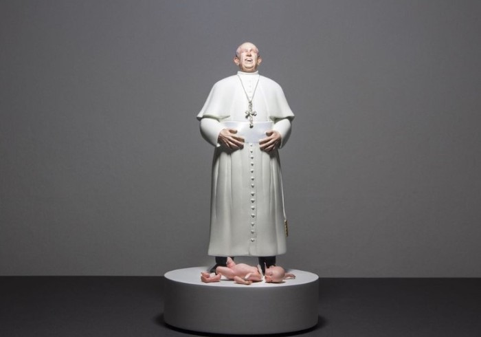 Papanın bu heykəli Meksikada qalmaqal yaratdı - FOTO