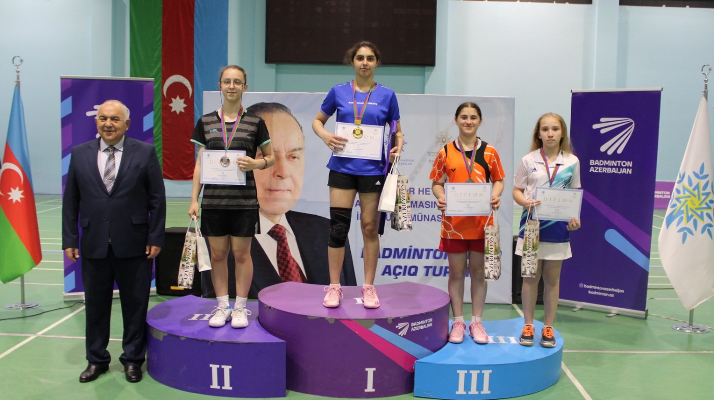 YAP Nizami rayon təşkilatı badminton üzrə açıq turnir keçirdi - FOTOLAR