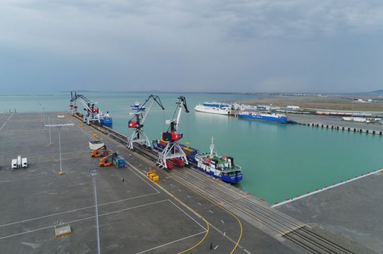 İlham Əliyev  Dəniz Ticarət Limanı Kompleksində - YENİLƏNİB - FOTOLAR