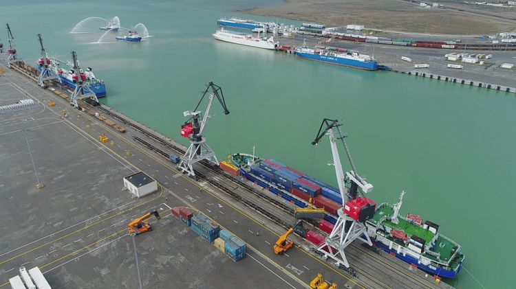 İlham Əliyev  Dəniz Ticarət Limanı Kompleksində - YENİLƏNİB - FOTOLAR